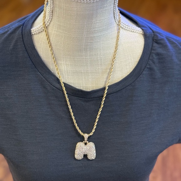 ☃️BOGO50%☃️🆕✨GOLD M✨BUBBLE LETTER INITIAL NECKLACE - Picture 3 of 16